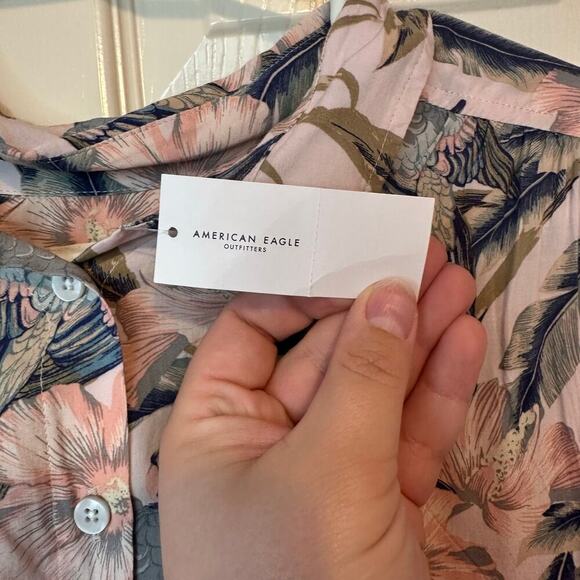 NWT American Eagle Women’s Cropped Hawaiian Button-Down Shirt Size XL Tropical - Picture 3 of 9